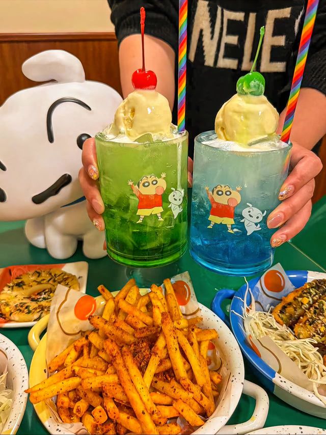 長春桂林路｜蠟筆小新主題的日式食堂。真的太可愛了 環境及餐食滿滿的蠟筆小新風格 肥牛咖喱。