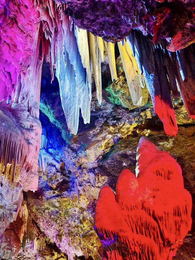 幻彩洞天，探訪洛陽雞冠洞的絢麗奇景