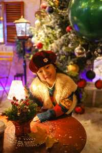 這氛圍感絕了上海市區會下雪的聖誕小院