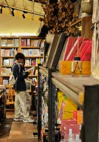 打卡先行書店 | 邂逅冬日銀杏之美