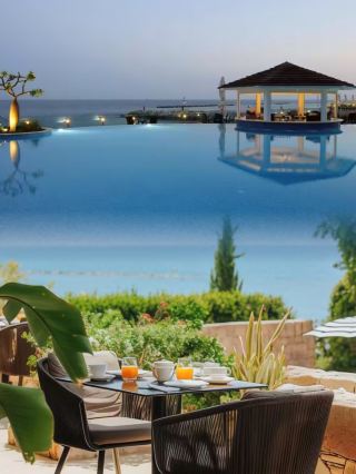 Stay Like Royalty! Apollonia Royal Hotel is Amazing