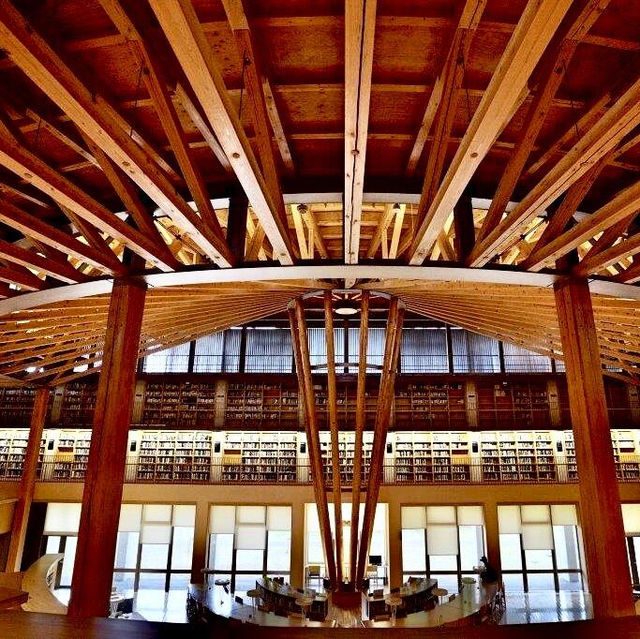 藏在秋田的知識寶庫🌊 日本東北最美圖書館