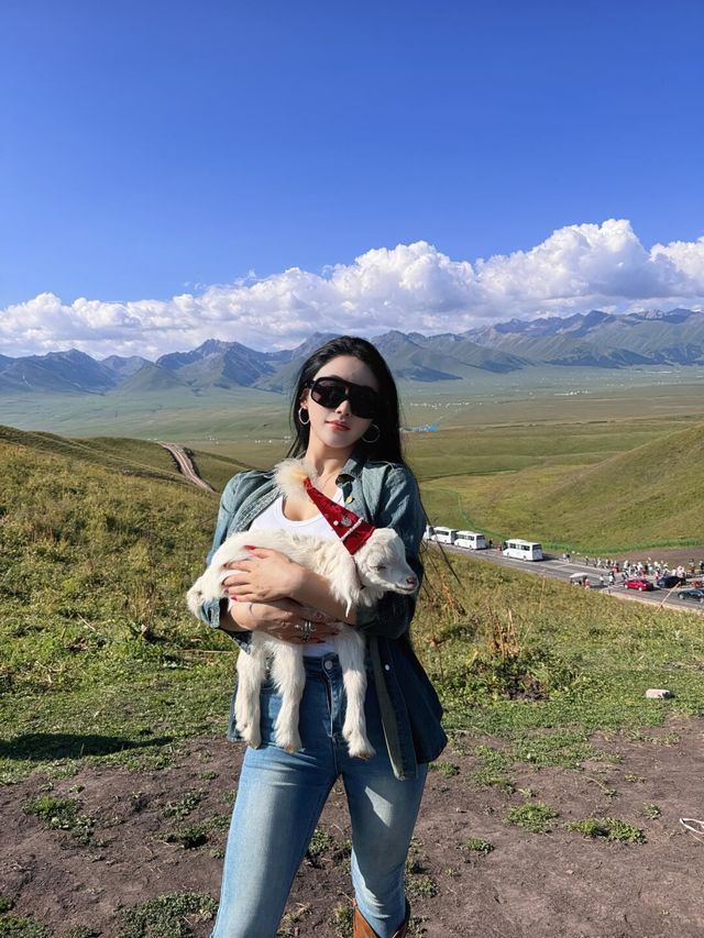 那拉提草原避坑指南—— 新疆伊犁河谷的絕美之旅 ---
