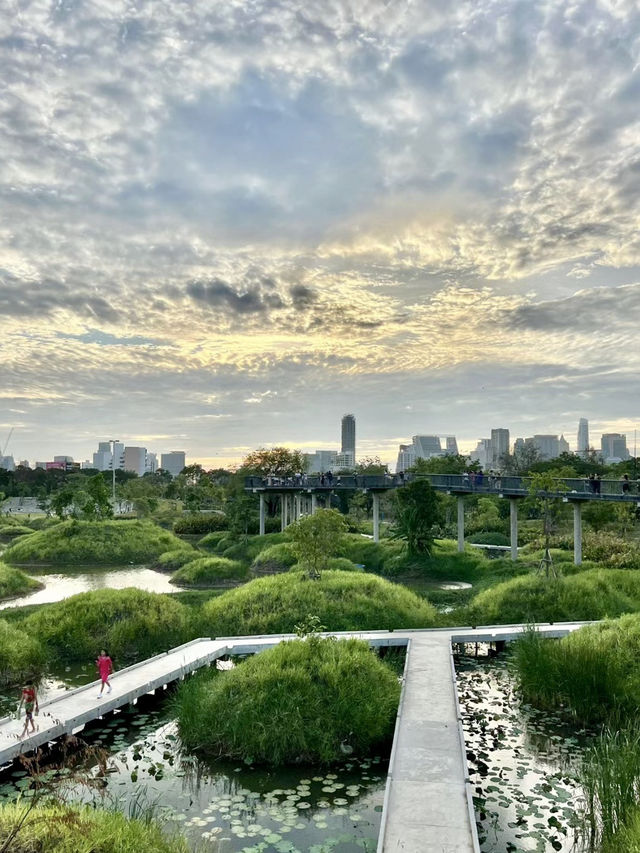 花影流轉——班嘉詩麗皇后公園與四面佛之旅