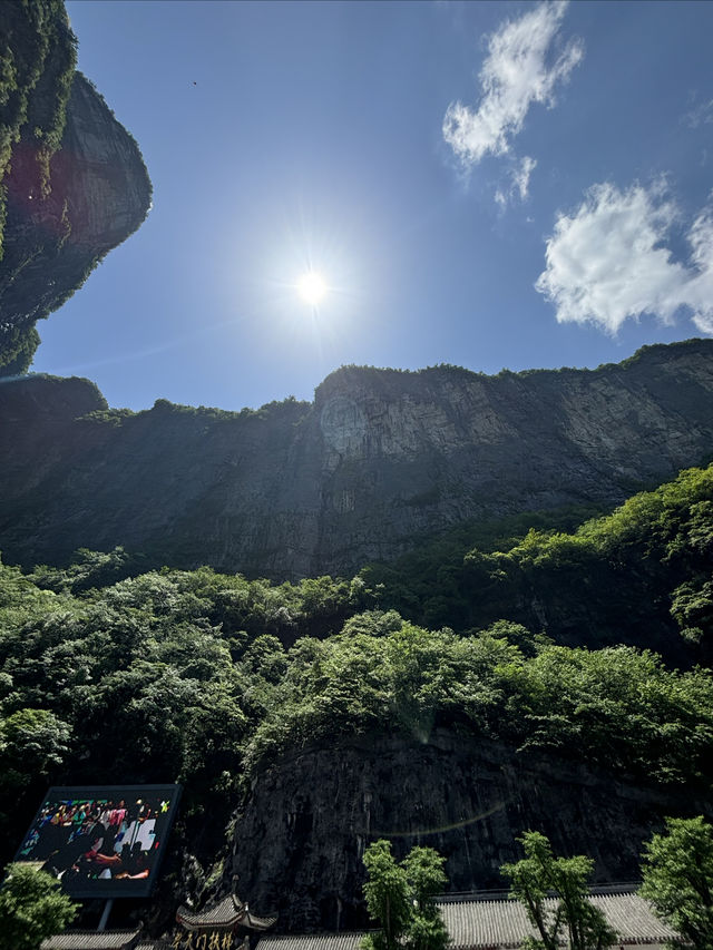 天門山遊玩心得：提前準備和拍照技巧全攻略 去天門山玩咗一圈，真心有啲嘢想同大家分享。特別係嗰啲單曲循
