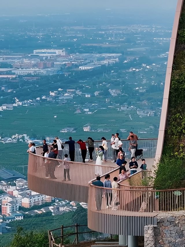 蒲江長秋山，長秋月觀景台