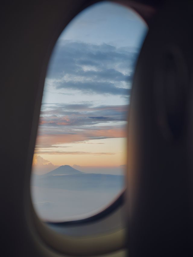 香港航空商務艙香港⇌峇里島