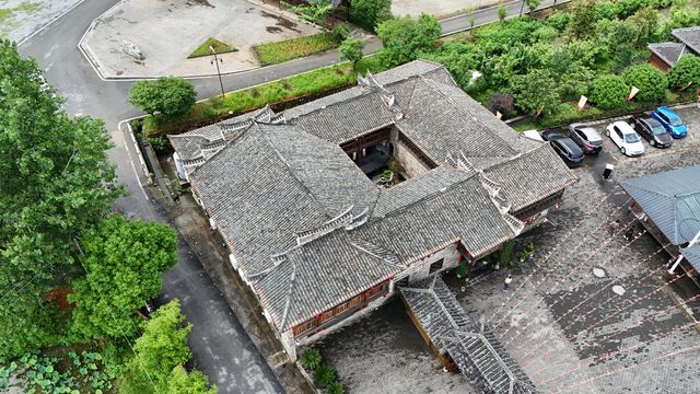 湖南資興辰南村榮華齋古戲園