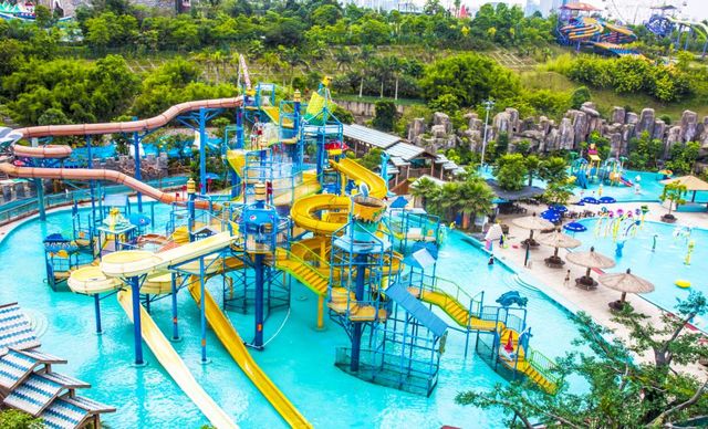 南寧水上樂園「熱浪」來襲！快來狂歡！