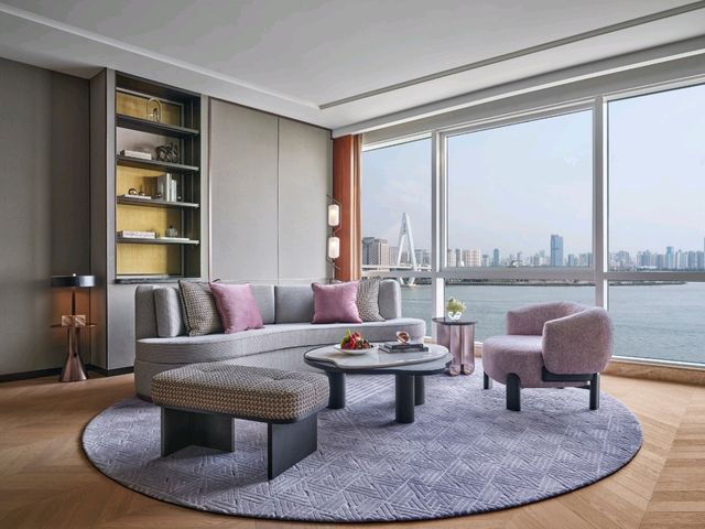 Hainan's Urban Coastal Chic : InterContinental Haikou Seaview
