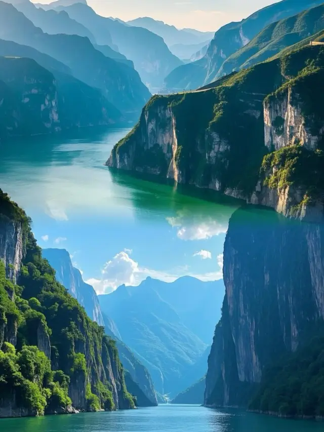 The most beautiful part of the Three Gorges is in Wushan! Finally understand why once you've seen the vast sea, other waters seem insignificant!