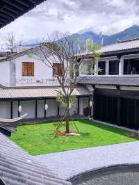 假期來大理躺平，居然挖到這家神仙酒店 宋風庭院+智能家居+博物館級古建，進門直接哇塞：這才是度假該有