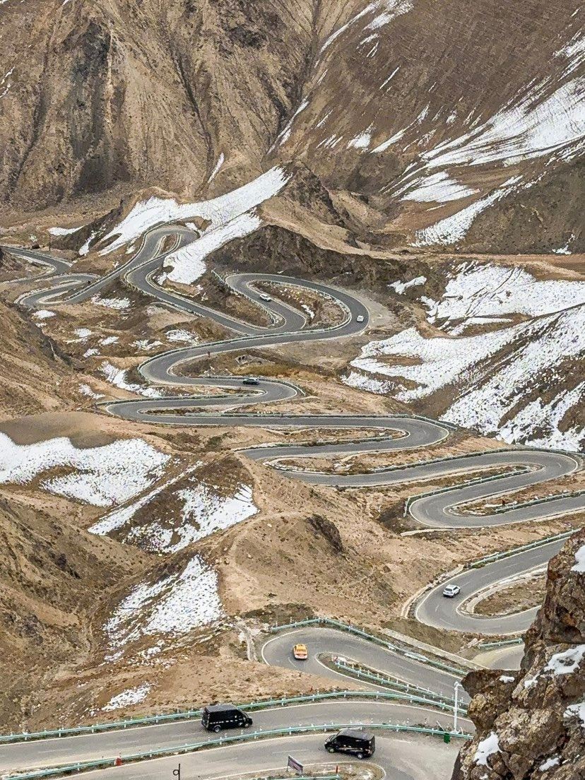 開過盤龍古道，人生從此開掛！新疆超震撼“Z字彎”公路｜Trip.com 塔什庫爾幹