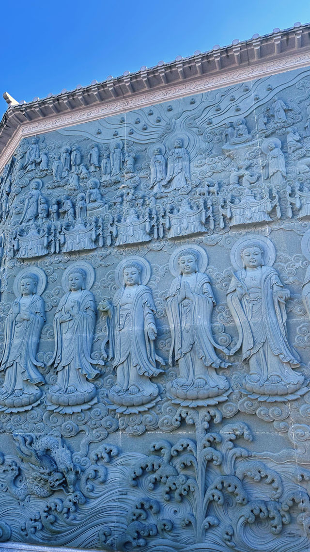 “探秘仙湖弘法寺：入口壁畫的佛韻禪意與祈福之旅”深圳弘法