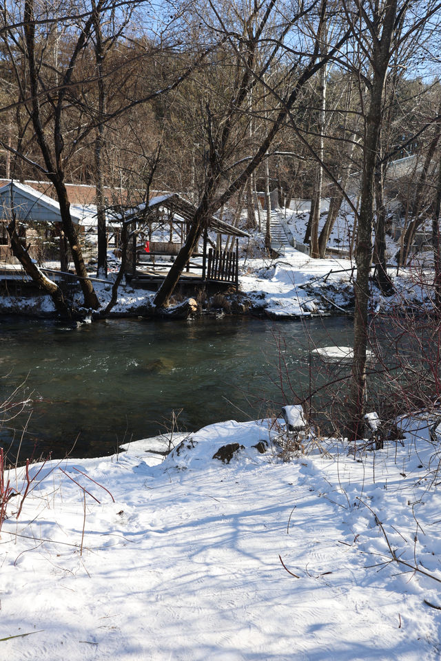 長白山絕美窗邊咖啡正對雪山河谷太出片 長白山絕美窗邊咖啡正對雪山河谷太出片