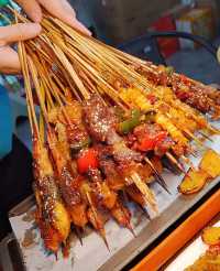 柳南萬達蔓菲酒店,解鎖柳州的詩與煙火 入住柳南萬達蔓菲酒店,柳州的絕色風光便觸手可及。你可以漫步