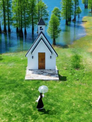 In Jinhua Lanxi, I found the Jiangnan dreamscape described by Li Yu