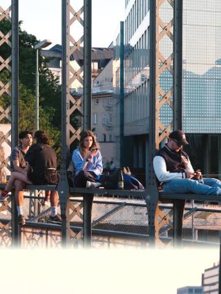Munich romantic check-in spot | Hackerbrücke stunning sunset guide Ø
