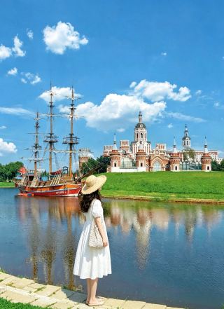 No need to travel far to Russia; this manor in Harbin is full of atmosphere.