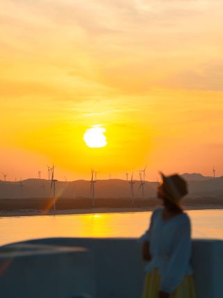 平潭落日プライベート民宿｜ゆったり風車とオレンジの海の夕日を独り占め