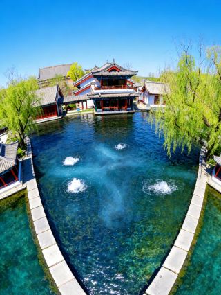 Tianjin in just 1.5 hours! Experience spring like a scene from a Song Dynasty poem in Li Qingzhao's hometown: "Do you know, do you know? It should be green leaves and red flowers in full bloom"—as the high-speed train departs from Tianjin.