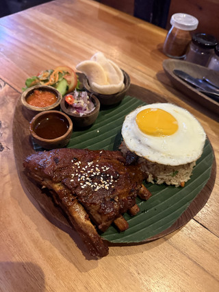 Rekomendasi makanan Bali | Makanan wajib coba yang sudah teruji untuk memuaskan selera Anda 🥩🥗🍳