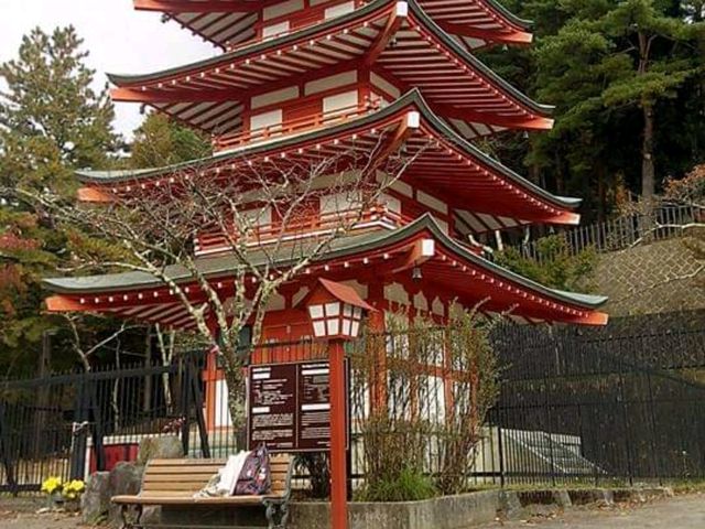 เจดีย์แดงชูเรโตะ..Chureito Pagoda