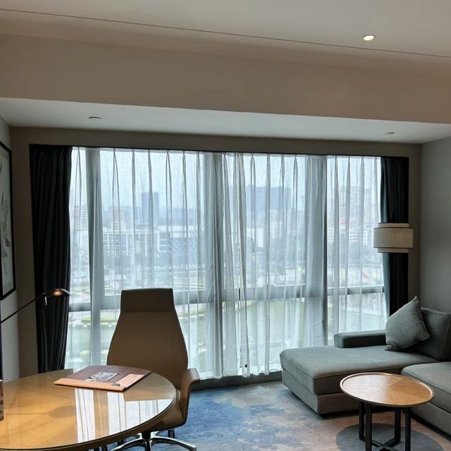深圳龍華希爾頓逸林酒店