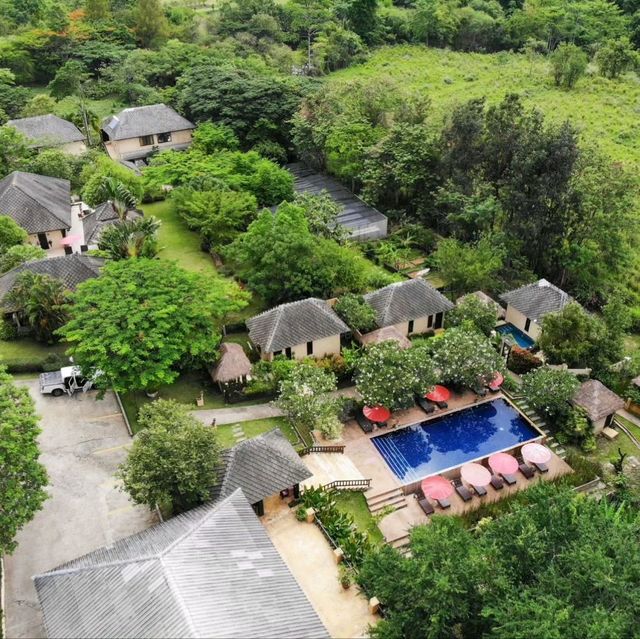 ที่พักวังน้ำเขียว สไตล์บาหลี Villa Khao Phaeng Ma - วิลล่าเขาแผงม้า