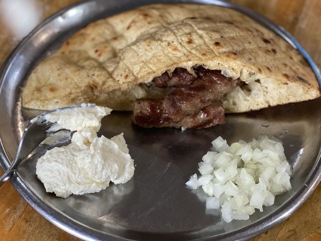 🇧🇦 보스니아 전통음식 체바피를 맛보다 🌭