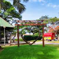 Exploring Dinasaur Park in Kuantan