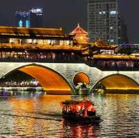 蘭桂坊成都：霓虹璀璨的夜遊體驗