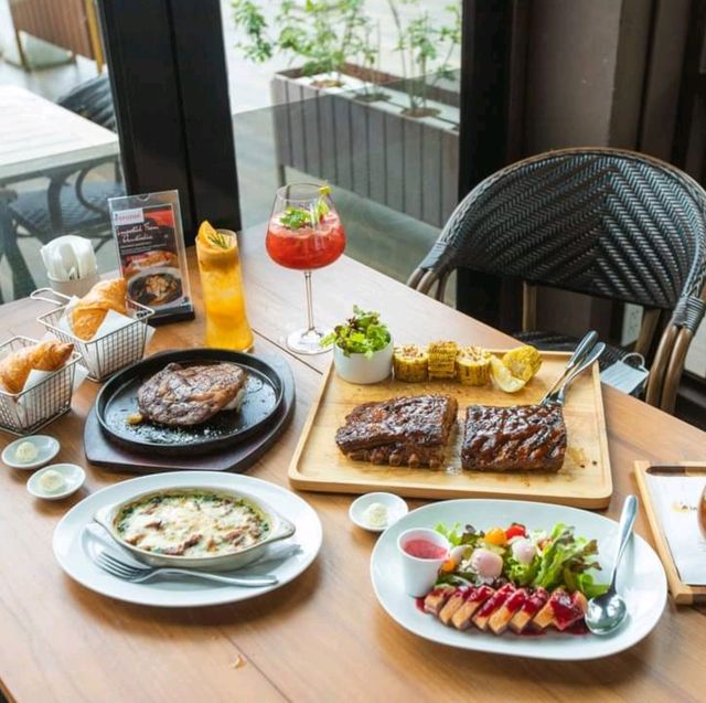 ร้านสเต็กเนื้อ ยืนหนึ่งเขาใหญ่ Studer Restaurant