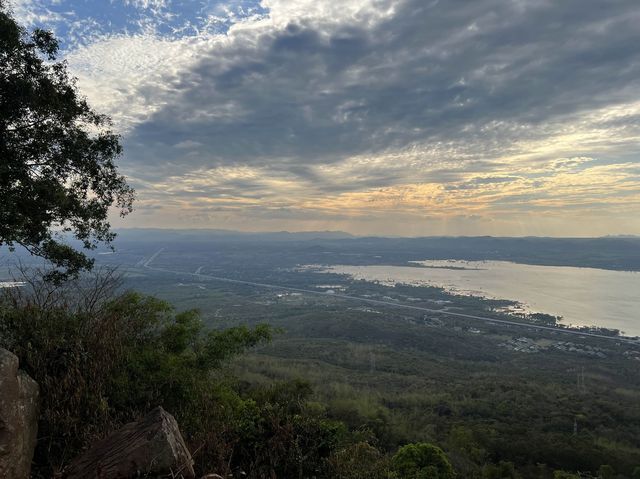 ⛺️กางเต้นท์แบบมุมลับๆ ที่เขายายเที่ยง ⛰️