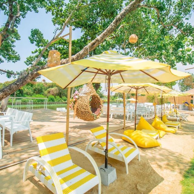 “ The Beach กลางกรุง