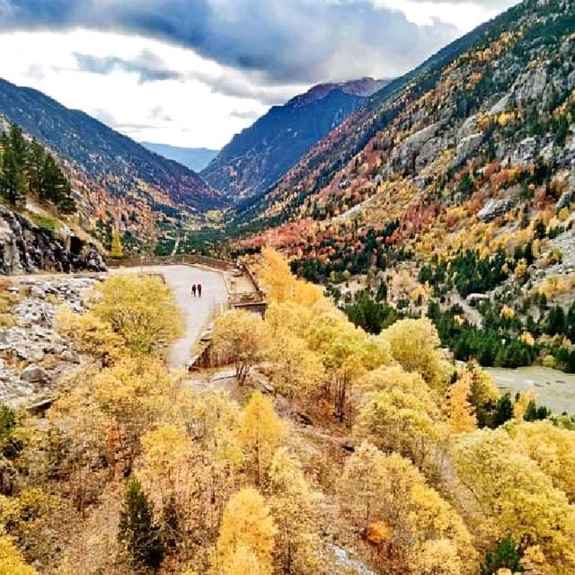 Vielha Spain during autumn 🍁