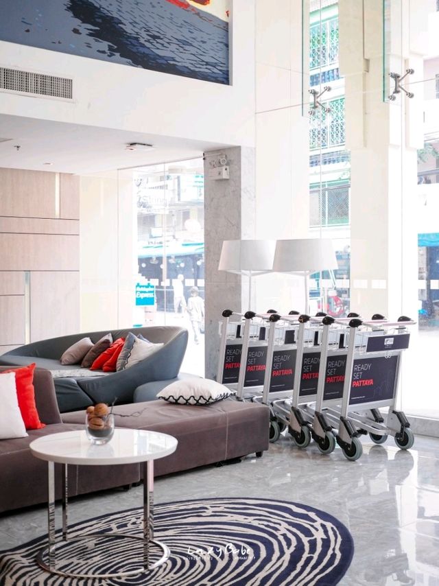 Holiday Inn Express ที่พักราคาถูก หมอนดูดวิญญาณ