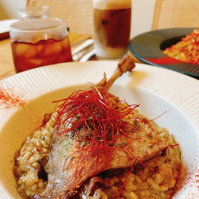 [鬧市中的寧靜。Hikari Cafe]