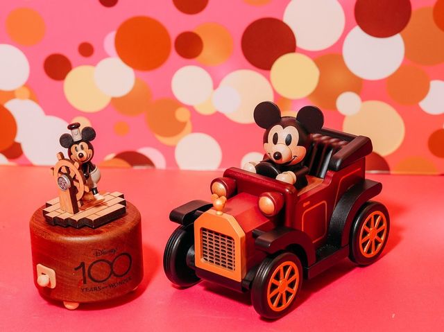 《Disney 100: Travel Together with Plaza Hollywood》