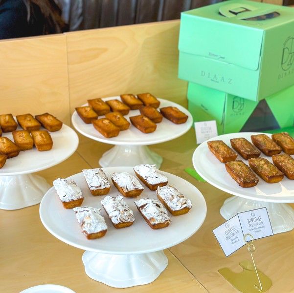 수원 대형 감성카페 디아즈 비주얼 최강 과일생크림케이크 맛집