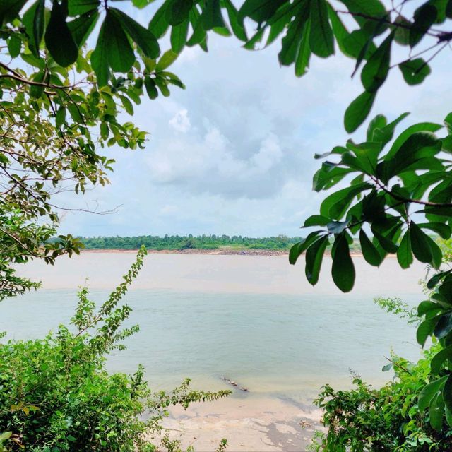 แม่น้ำสองสีอุบลราชธานี