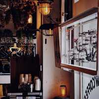 ZHYVAGO COFFEE WORKS, OKINAWA