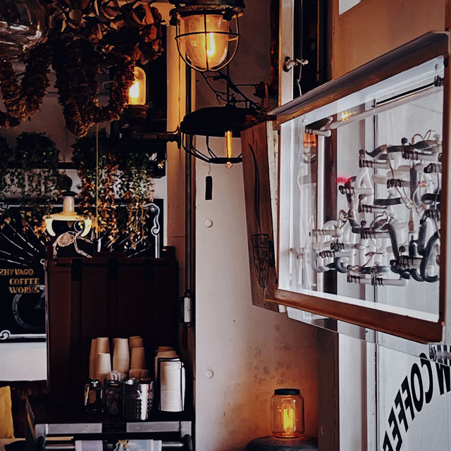 ZHYVAGO COFFEE WORKS, OKINAWA
