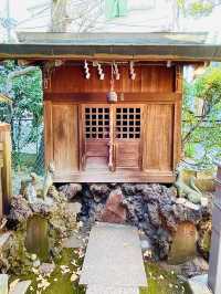 【東京都/思の森稲荷神社】文京区の赤い鳥居が映える神社