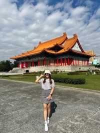 เที่ยวชมหอรำลึกเจียงไคเช็ค ใจกลางเมืองไทเป 