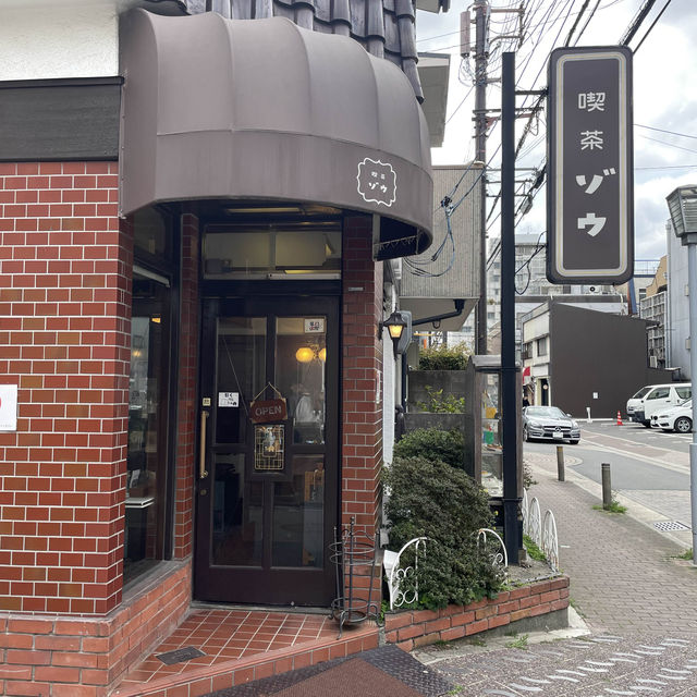 【京都カフェ】 可愛らしいぞうさんクッキーが魅力のクリームソーダ