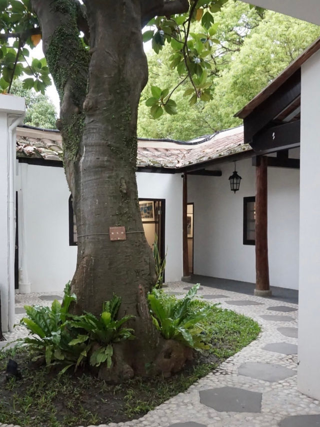 【臺北景點】巫登益美術館：百年歷史建築展現彩墨藝術，獨特藝術風格吸引世界訪客。週一至週日開放