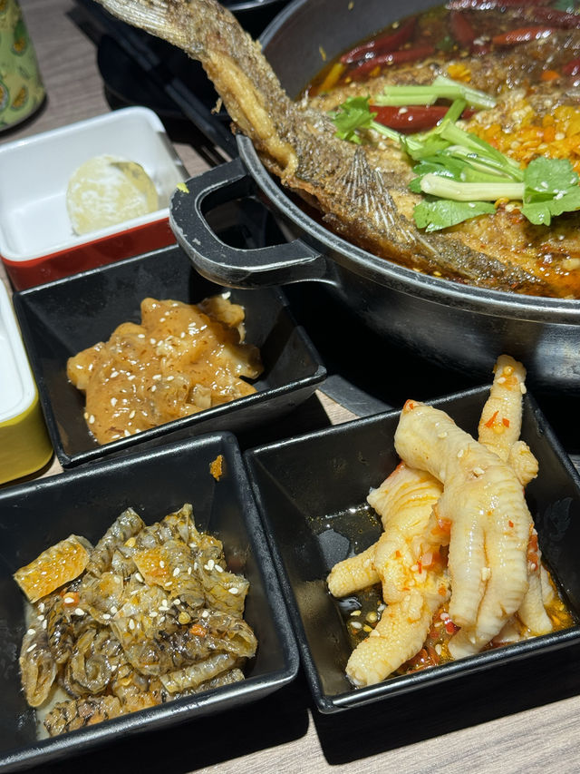 《任你魚肉雞煲烤魚火鍋放題》