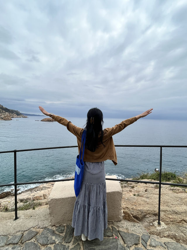 🇪🇸Tossa de Mar - A lovely beach town in Spain! 
