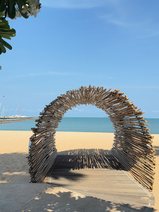 Botany Beach ที่พักฟีลธรรมชาติ ติดทะเลหาดจอมเทียน